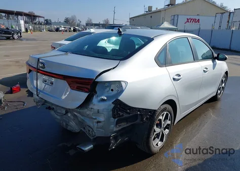 2021 Kia Forte Lxs из США, поврежденный, VIN 3KPF24AD7ME357654